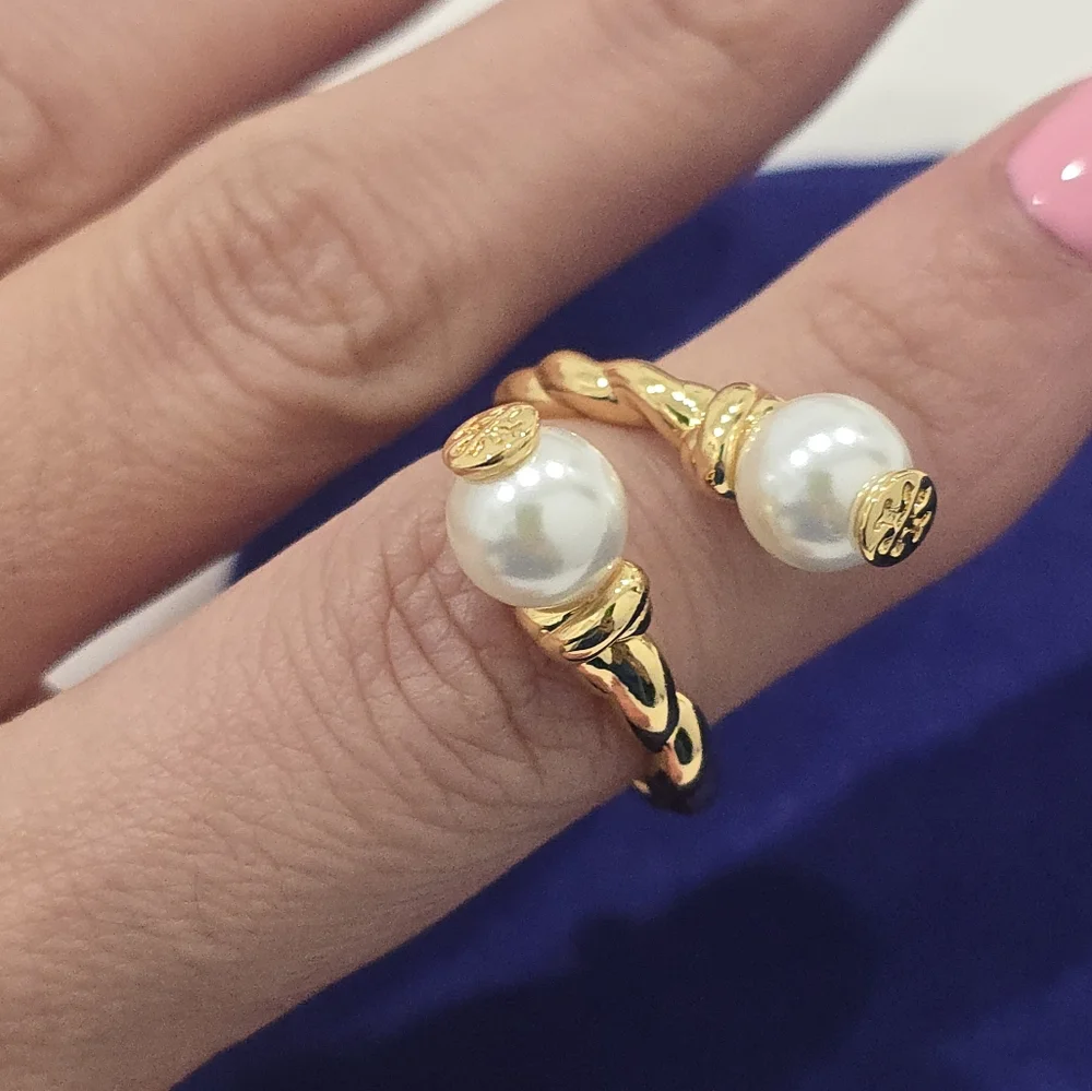 Tory Burch Twisted Pearl Ring Size 6